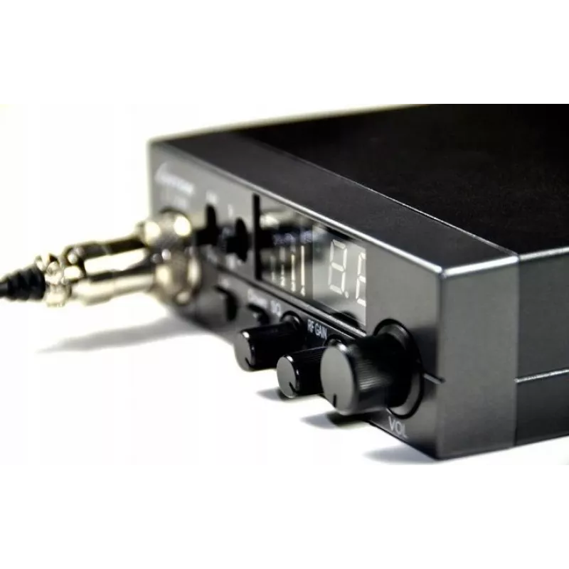 Luiton LT-298 ASQ AM/FM CB radijas su cigarečių degiklio kištuku, juodas