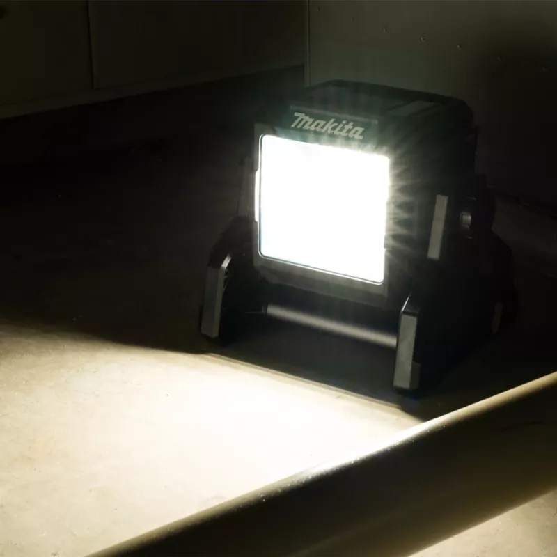 Maitinamas iš akumuliatoriaus LED statybinis darbinis žibintas Makita ML003G