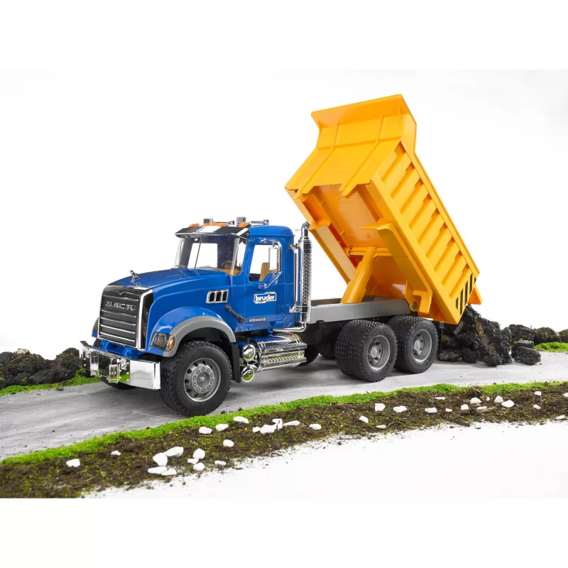 Bruder 02815 MACK Granite savivartis, 1:16