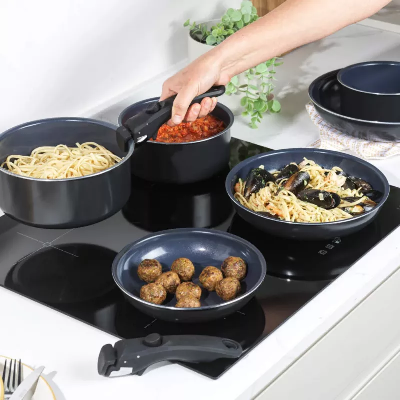 Virimo indų rinkinys Russell Hobbs RH03321EU7 – 8 dalių, nelipni danga, tinka indaplovei