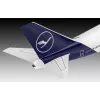 Replė Revell Boeing 747-8 Lufthansa nauja dažymo schema