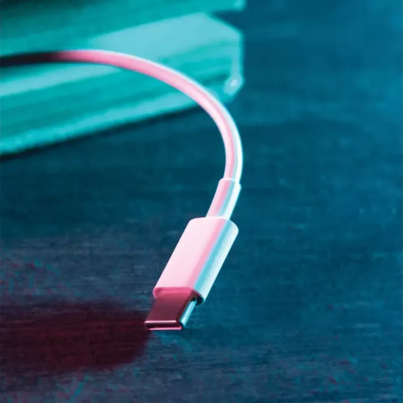 USB-C įkrovimo ir žaidimo laidas SUBSONIC SA5634 PS5 – laidinis ryšys ir įkrovimas