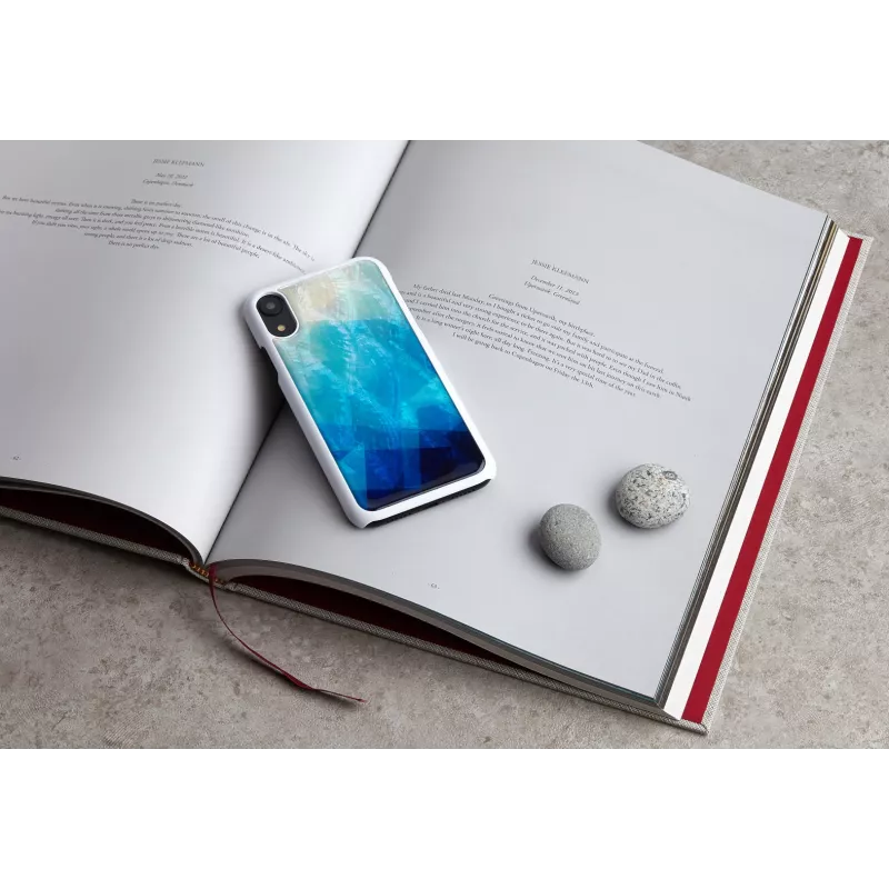iKins apsauginis dėklas iPhone XR — mėlynas ežero paviršius, juodas vidus