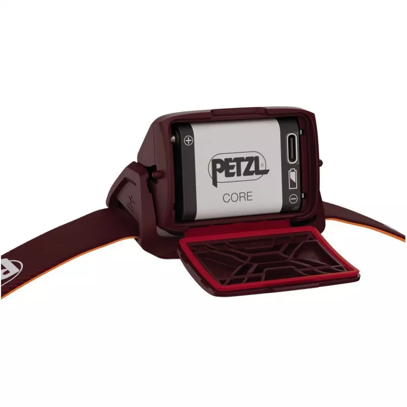 Petzl Actik Core juodos spalvos galvos žibintuvėlis su LED