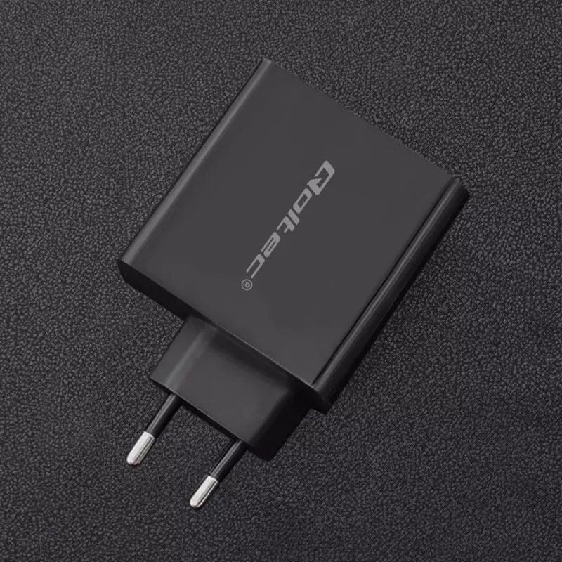 Qoltec 51716 sieninis įkroviklis 63 W, USB-C PD + USB QC 3.0, 5-20 V 1,5-3 A, juodas