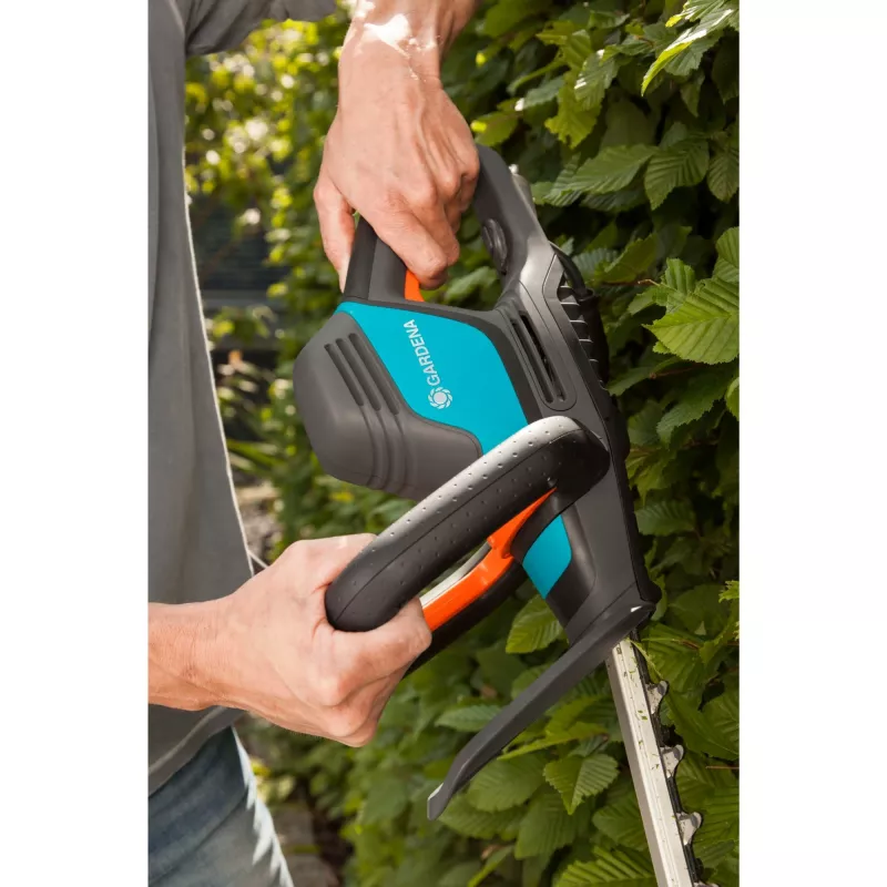 Gardena elektrinis gyvatvorių karpymo žirklių komplektas ComfortCut 550/50, 50 cm, dvigubi peiliai, 2,7 cm, oranžinė, juoda, mėlyna, 2,6 m/s², 84 dB