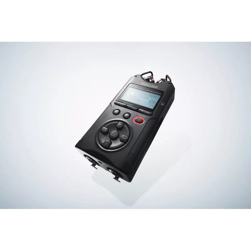 Tascam DR-40X – nešiojamas skaitmeninis diktofonas su USB sąsaja, 2x stereo įrašymas