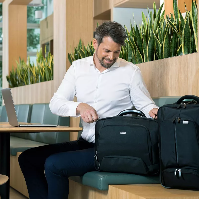 Portfelis DICOTA Eco Multi PRO 11-14.1 colio juodas su nešimo rankena ir petneša
