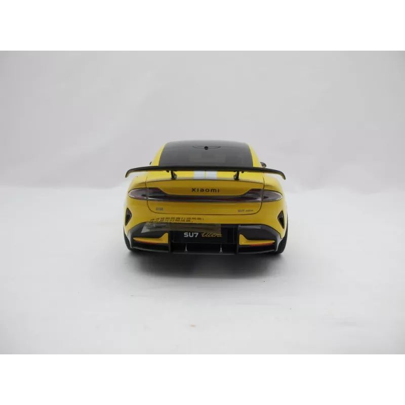 Klasikinio automobilio modelis Xiaomi BHR08KQGL surinktas 1:18 masteliu — 284×110×82.5 mm