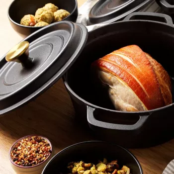 Ketaus troškintuvas Russell Hobbs 24 cm, juodas