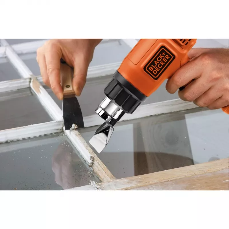 Šilumos pistoletas Black & Decker KX1650 — 1750 W, iki 600 °C, oro srautas 570–740 l/min, 2 m laidas, 600 g