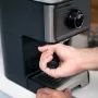 Espreso aparatas Black & Decker BXCO1200E — 1200 W, 15 bar, 1,2 L vandens bakas, 2 puodeliai, įmontuotas pieno putotuvas, stalviršinis, sidabrinis