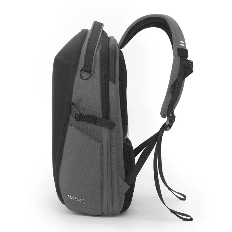 Kuprinė XDDESIGN Bizz Grey P705.932 – atspari vandeniui, lengva miesto kuprinė