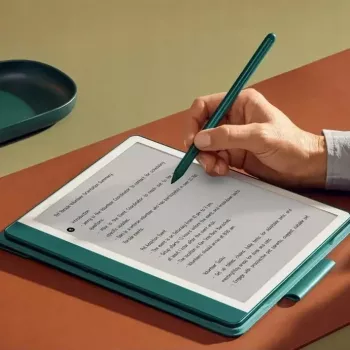 Ebook Kindle Scribe 2024 10.2 colių akinimo neturintis 64GB Wi-Fi (be užrakinimo ekrano reklamų) su Premium Pen Jade