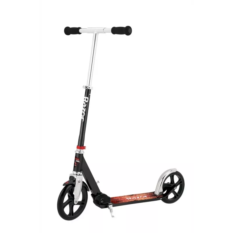 Paspirtukas Razor A5 Lux – aliuminis, 20 cm poliuretano ratai, sulankstomas, reguliuojamo aukščio, max apkrova 100 kg, juodas