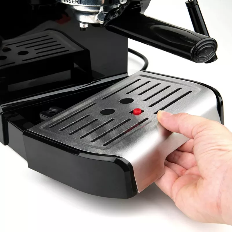 Espreso aparatas Black & Decker BXCO1200E — 1200 W, 15 bar, 1,2 L vandens bakas, 2 puodeliai, įmontuotas pieno putotuvas, stalviršinis, sidabrinis