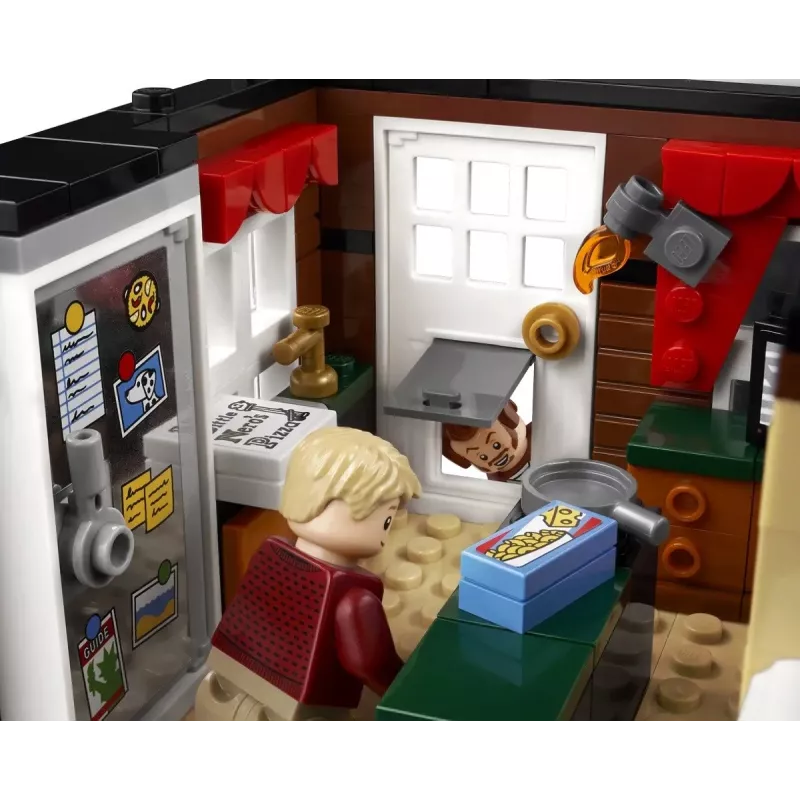 LEGO Ideas 21330 Vieni Namuose