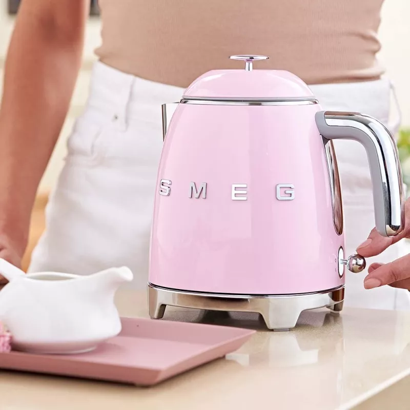 Elektrinis virdulys Smeg 50s stiliaus KLF05 0,8 L 1400 W Rožinis