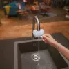 Vandens filtras čiaupui BRITA ON TAP V CU CE2 (1052067) — 4 pakopų, 600 L, 3 režimai, 5 adapteriai, baltas