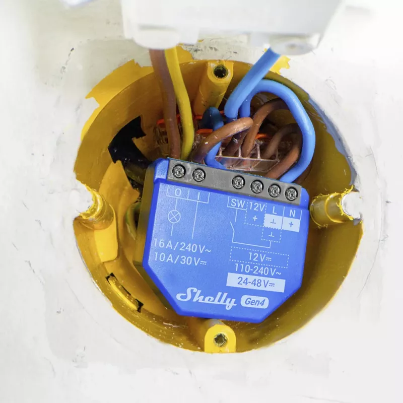 Smart jungiklis Shelly 1 Gen4 – belaidis 240 V AC, Wi‑Fi 2,4 GHz, Bluetooth 5.0, ZigBee, plastikinis korpusas 42×16×37 mm