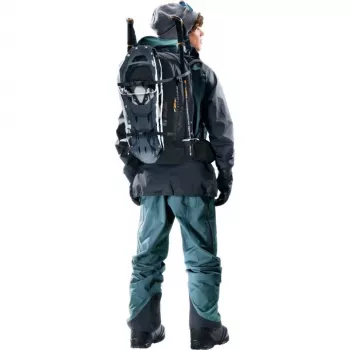 Kuprinė DEUTER Freerider Pro 34+ – techninė freeride slidžių žygiams, 34 L, juoda, šalmo laikiklis, klubų diržas