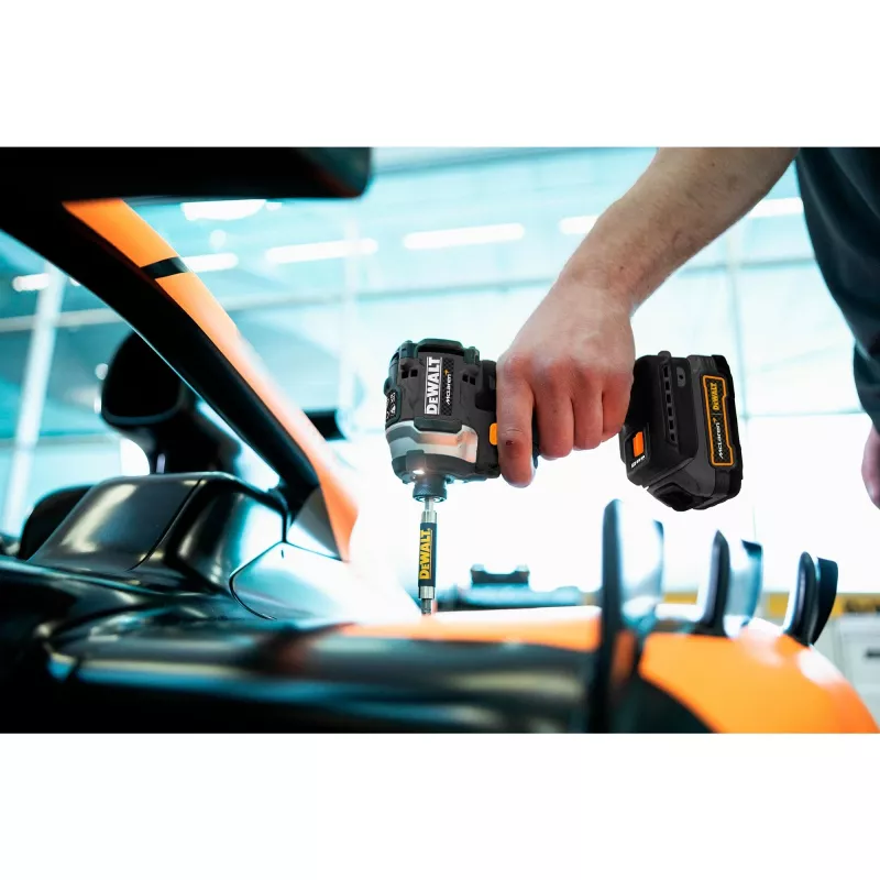 Akumuliatorinis smūginis suktuvas DCF85ME2GT, 18V, 1/4 colio, McLaren dizainas pilka/juoda, 2x POWERSTACK ličio jonų baterija 1,7 Ah, T STAK dėžutėje