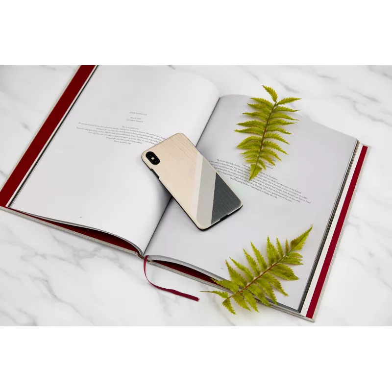 Dėklas „man and wood“ iPhone XS Max – pilkas kostiumas, juodi akcentai