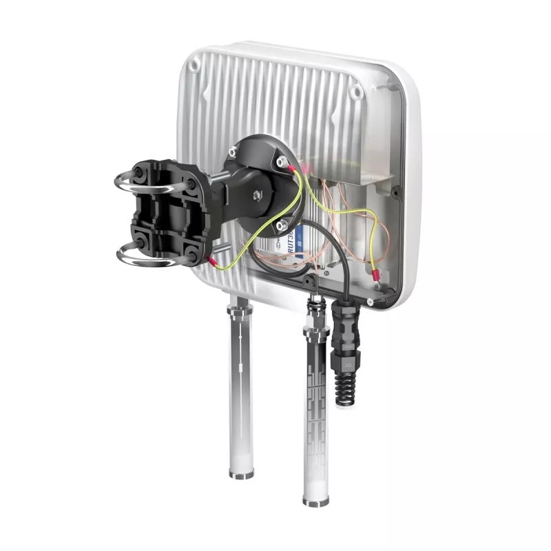Kryptinė antena QuWireless QuMax A360M – kryptinė PoE/LAN antena, 0,694–2,7 GHz juostos, 4–6 dBi stiprinimas, vertikali poliarizacija