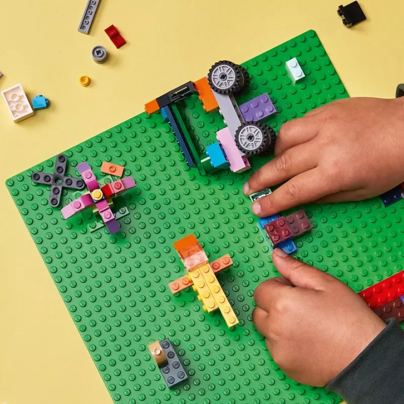 LEGO Classic žalias pagrindas 11023 – 32x32 smeigių kvadratinė statybinė lenta pievelės pagrindui