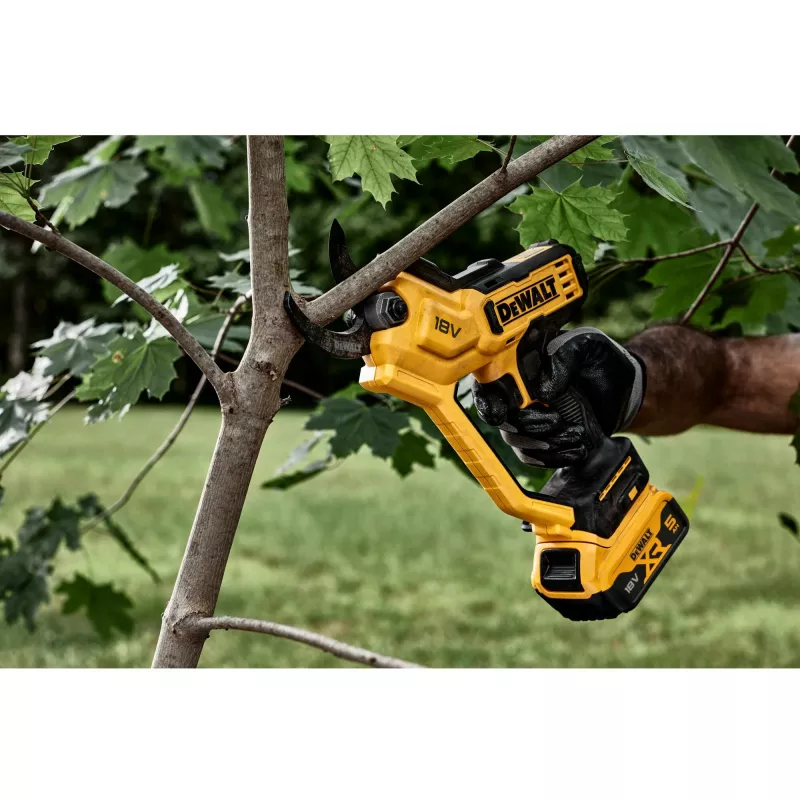 Genėjimo žirklės DeWALT DCMPP568N-XJ akumuliatorinės, maks. pjovimo skersmuo 3,8 cm, LED šviesa, 1,34 kg
