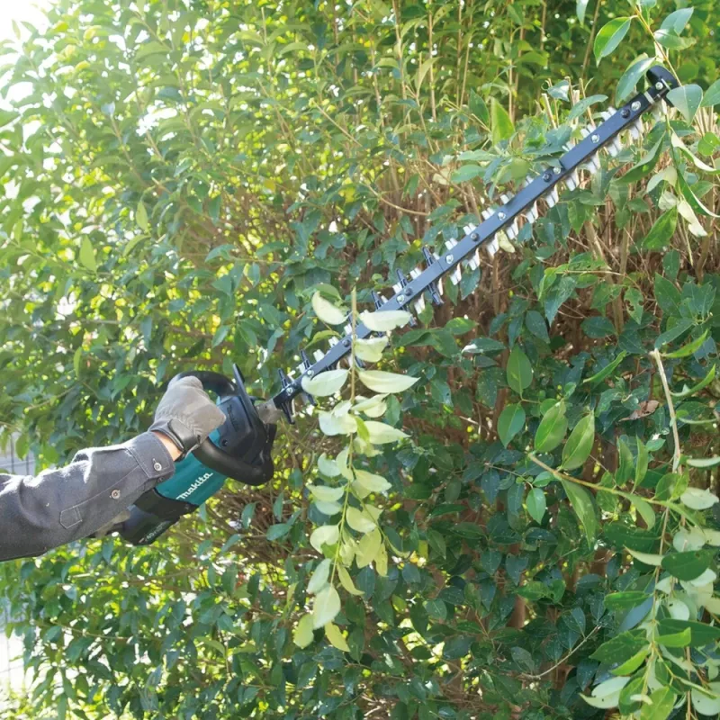Makita UH007GZ akumuliatorinis gyvatvorių žirklių agregatas dvigubais peiliais 3,9 kg