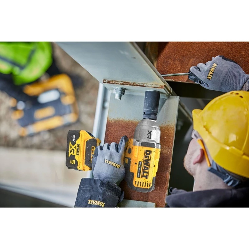 Veržliaraktis smūginis DeWALT DCF900P2T-QW 1/2 colio bešepetėlis 18 V, 1898 N·m, 5 Ah akumuliatorius, 2 akumuliatoriai, įkroviklis, dėklas