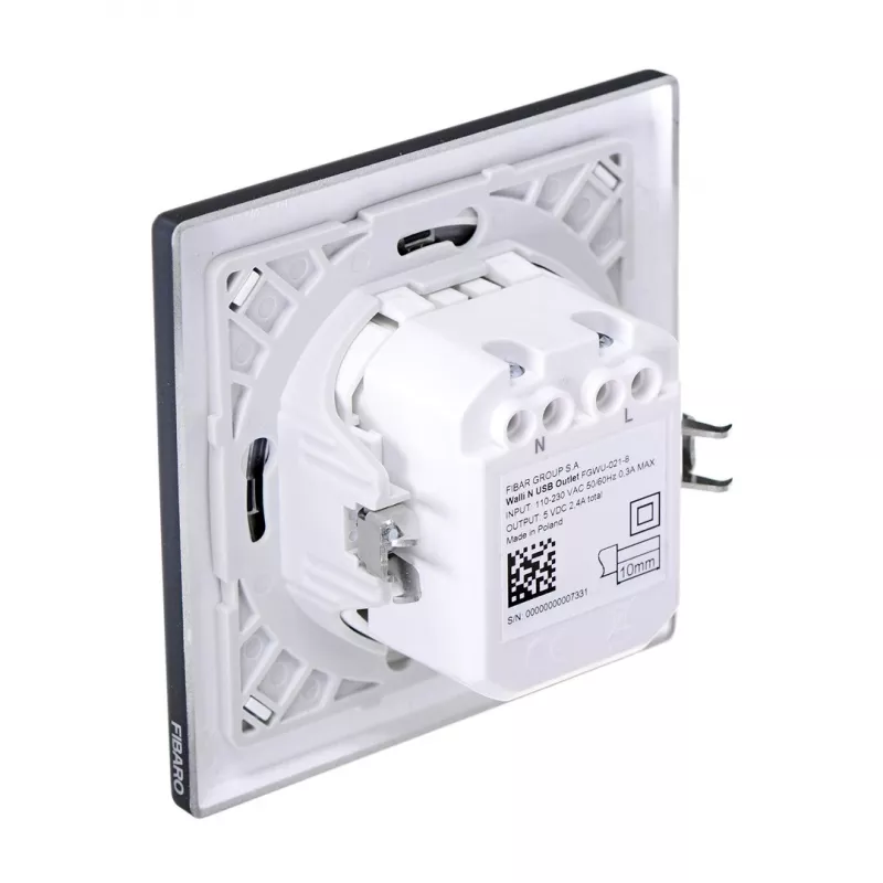 Fibaro FGWU-021-8 kištukinis lizdas su 2x USB juodas