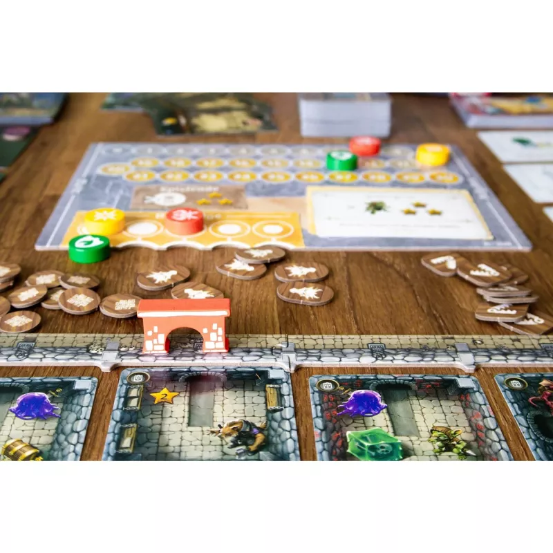 Dungeon Designer, Stalo žaidimas