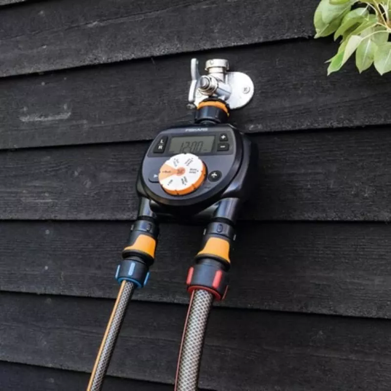 Fiskars vandens laikmatis su dviem išvadais 1054792