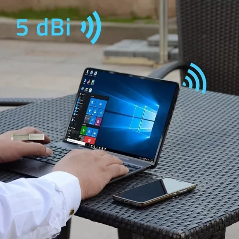 Outdoor omnidirectional 4G LTE antena QOLTEC 57044, 5 dBi, 600–2700 MHz, 50 W, 50 Ω, baltas varinis korpusas