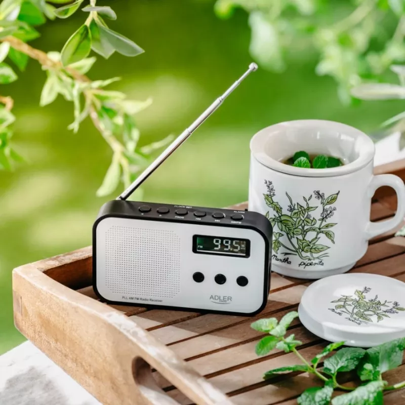 Nešiojamas skaitmeninis radijas Adler AD 1907 – AM/FM, skaitmeninis imtuvas, žadintuvas, USB-C, 600 mAh baterija, LCD, 20 išankstinių stočių, teleskopinė antena