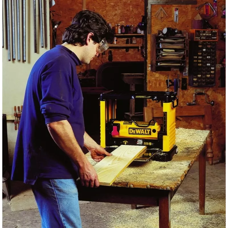 DeWALT DW733 stalinis/storio oblius 1800 W 10000 RPM
