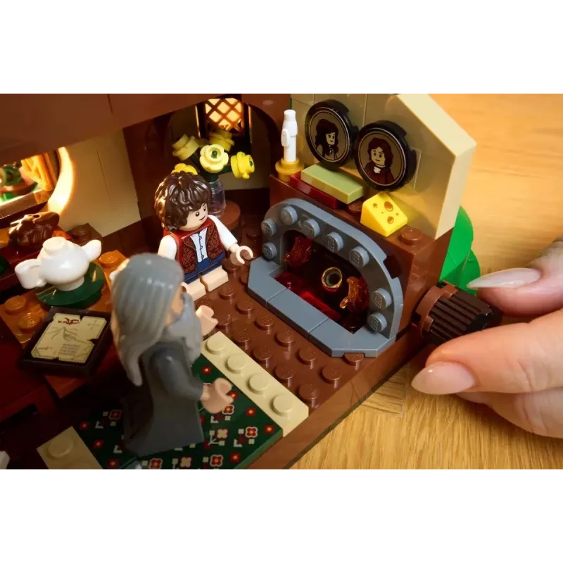 LEGO ICONS 10354 „Žiedų valdovas: Šyras“