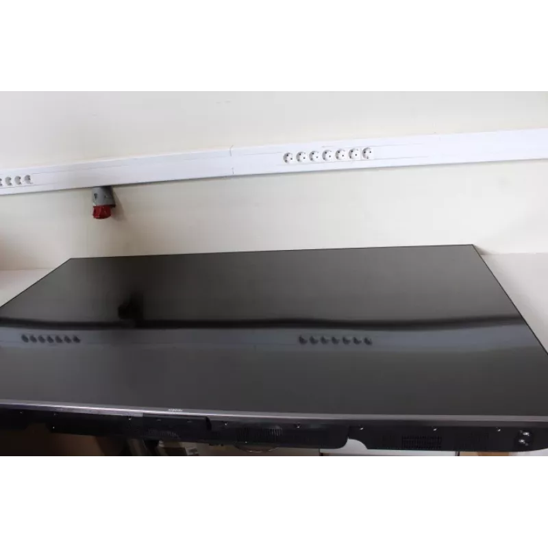 Išpardavimas. Xiaomi QLED TV A Pro 2025 75 colių, naudotas, įbrėžimai ekrane, aktyvuota OS, be nuotolinio valdymo pulto, instrukcijų ir vidinės pakuotės