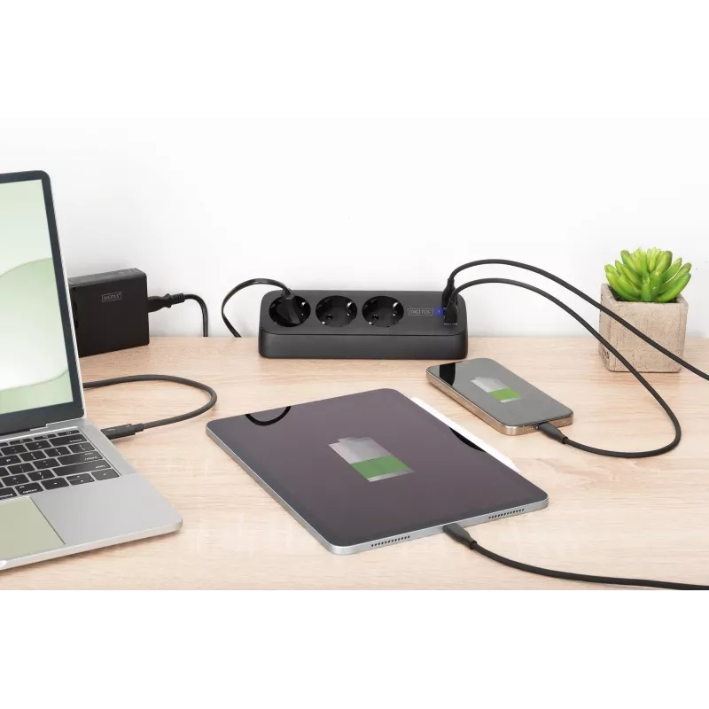 DIGITUS 3-jų lizdų ilginimo blokas su 2×USB-A ir 1×USB-C, 3 AC lizdai (E/F tipas), 1,5 m laidas, juodas