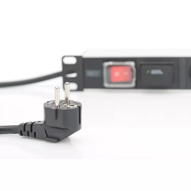 Digitus aliumininis rozetinis blokas su jungikliu, 7 saugios rozetės, 2 m laidas su apsauga nuo viršįtampių