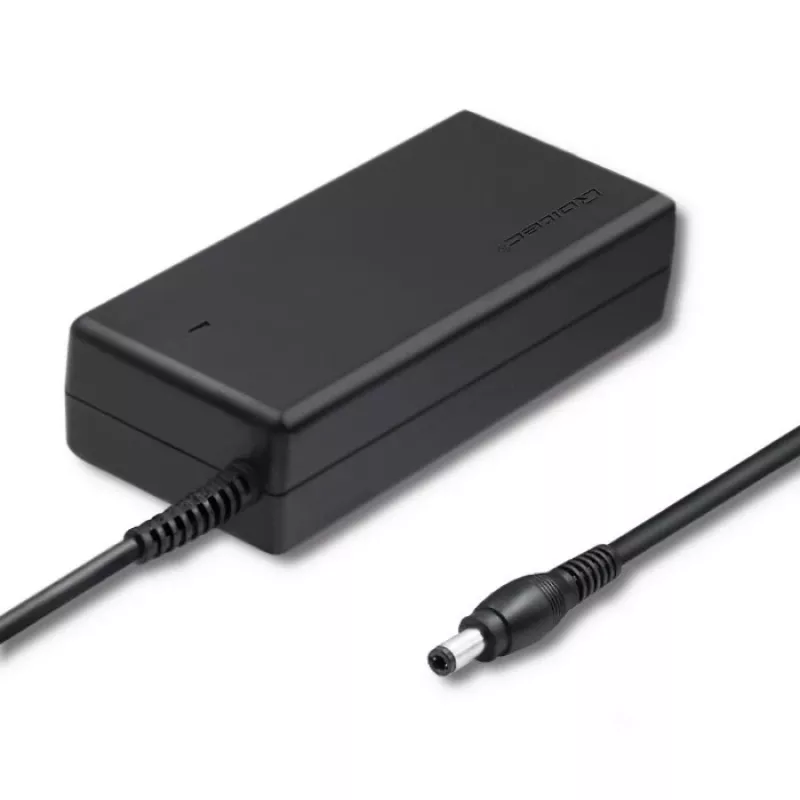 Qoltec 50769 stalinio tipo maitinimo adapteris 36 W, 12 V, 3 A, 5,5 x 2,1 mm, su maitinimo kabeliu