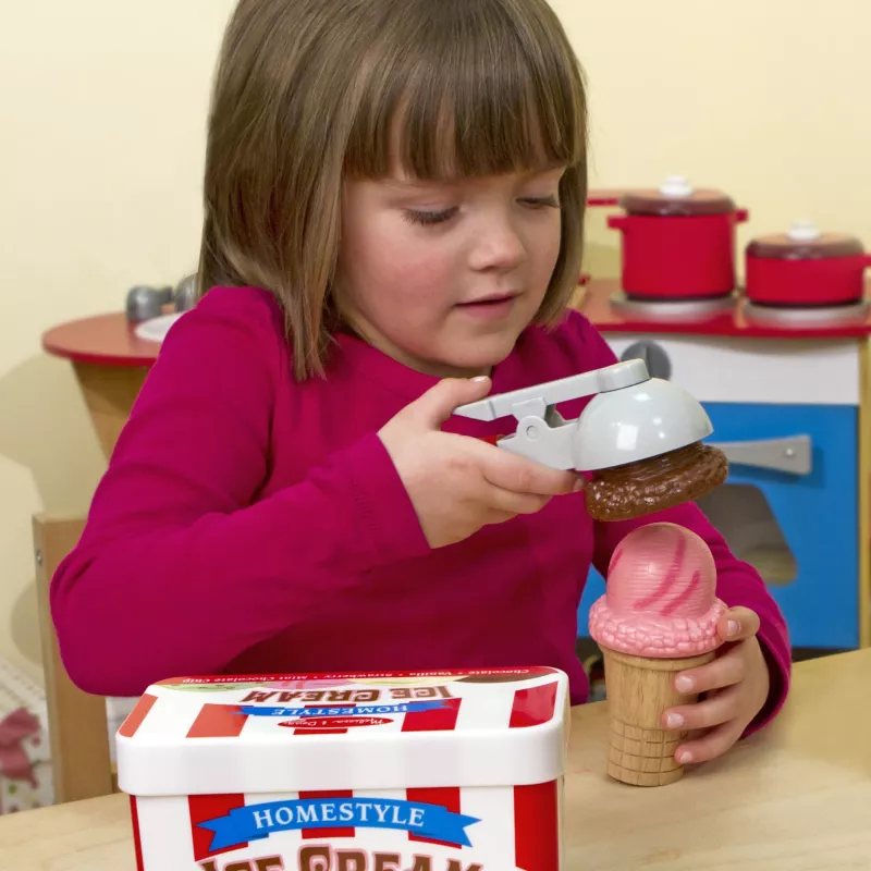 Melissa & Doug Scoop & Stack Ice Cream Set – ledų rinkinys vaidmenų žaidimams
