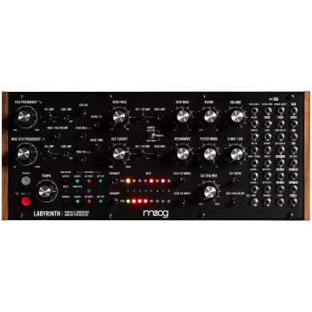 Pusiau modulinis analoginis sintezatorius moog Labyrinth – monofoninis, 20 įv./12 išv. pataisų laukas, sekvensorius, natūrali mediena