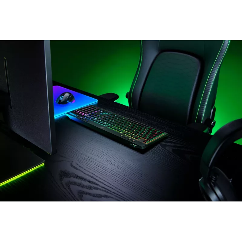 Razer BlackWidow V4 Low-Profile HyperSpeed klaviatūra žaidimams USB RF belaidė Bluetooth QWERTY US International juoda