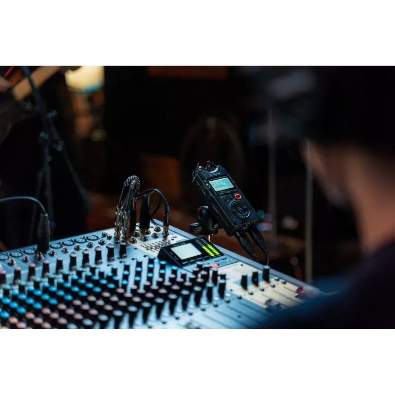 Tascam DR-40X – nešiojamas skaitmeninis diktofonas su USB sąsaja, 2x stereo įrašymas