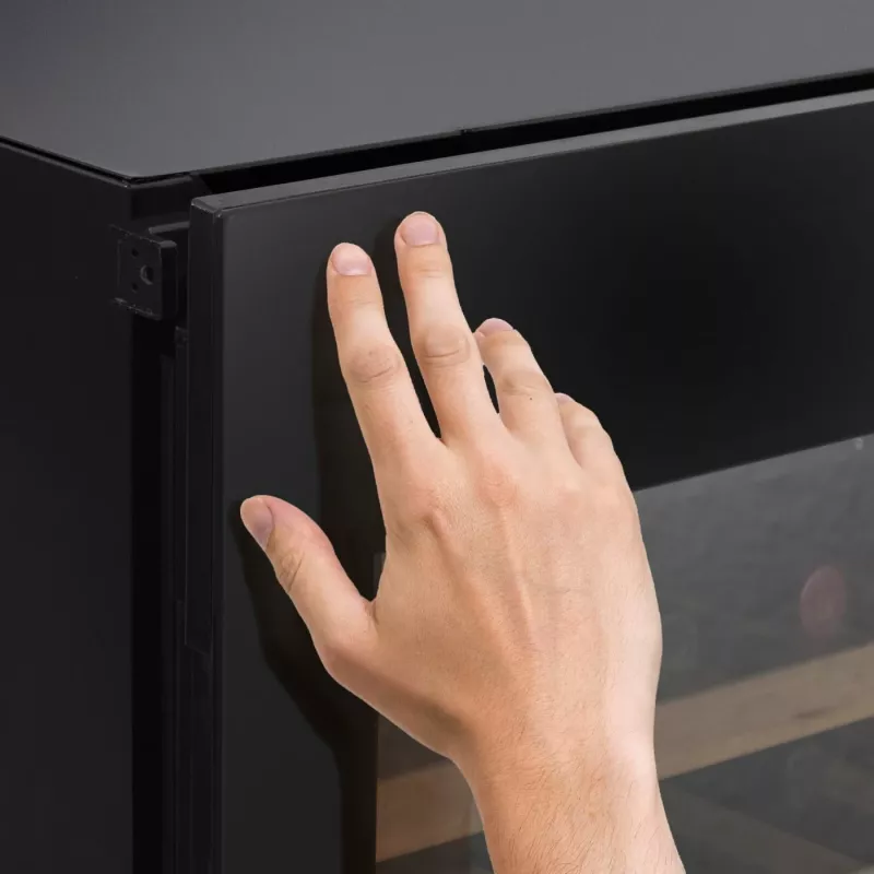 Įmontuojamas vyno šaldytuvas Caso WineDeluxe E 18 - 18 butelių, aukštis 46 cm, juodas, energijos klasė G
