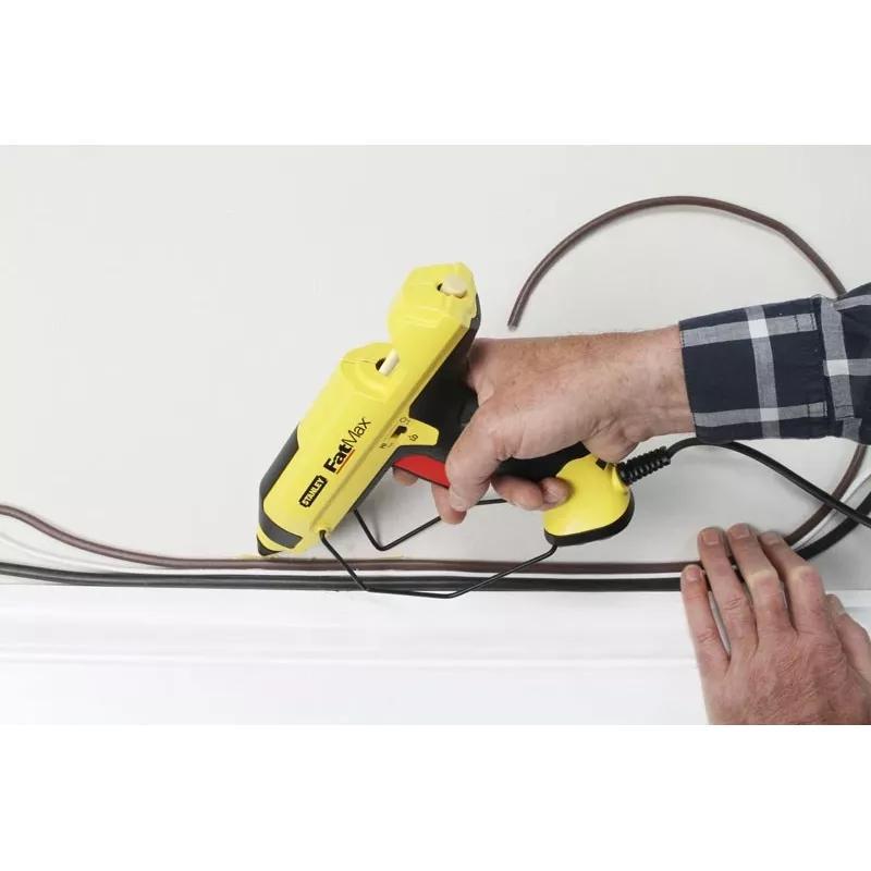 Karštų klijų pistoletas STANLEY FatMax GR 100 R, 200 W, 18,83 g/min, tinklinis, 1 min įšilimas, juodai geltonas