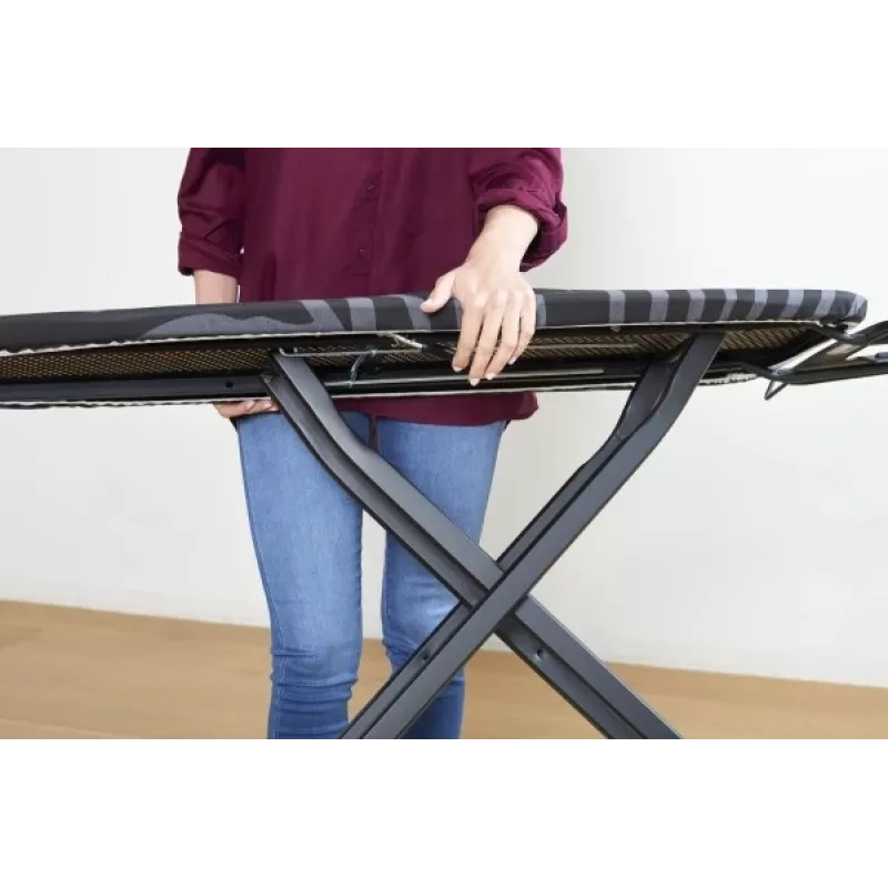 Pilno dydžio lyginimo lenta Taurus 994178000 — 410 x 1250 mm, reguliuojamas aukštis iki 930 mm, medvilninis užvalkalas, juoda